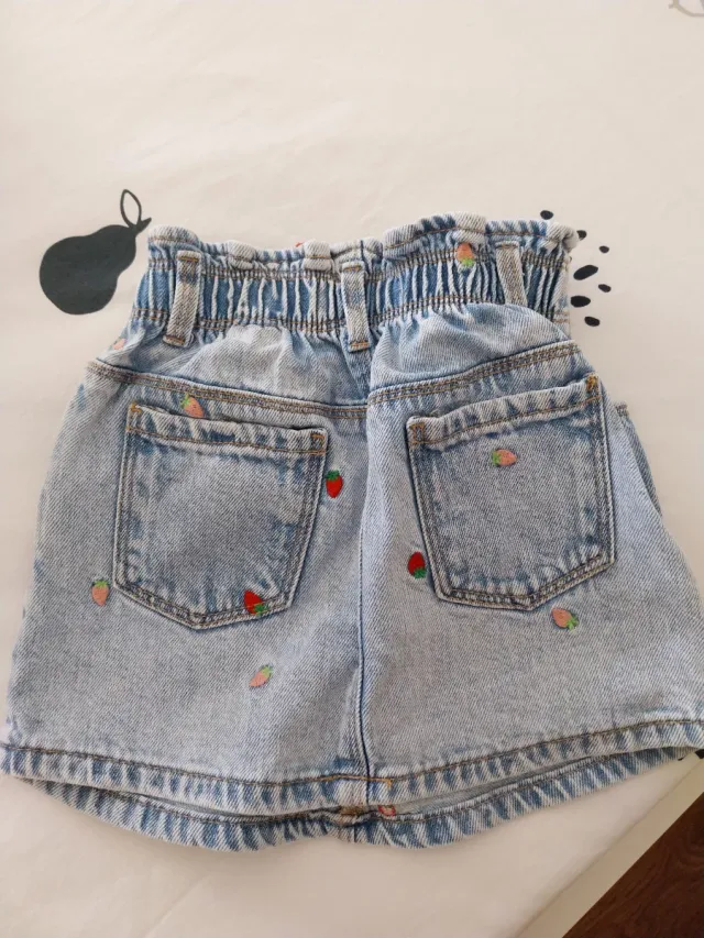 Falda vaquera niña Zara fresas,talla 4 años (104cm