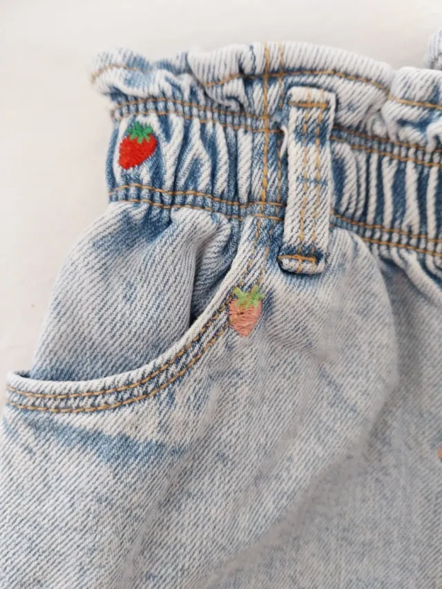 Falda vaquera niña Zara fresas,talla 4 años (104cm