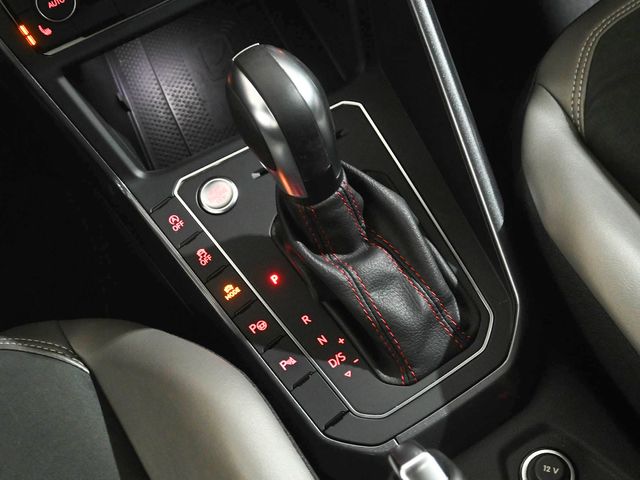 Volkswagen Polo GTI 2.0 TSI 200cv DSG7