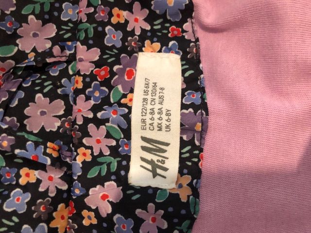Cortavientos H&M floral 6-8 años