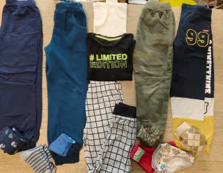 Lotto vestiti bimbo taglia 8 anni