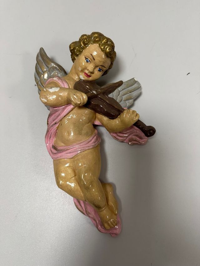 Figurita cerámica ángel músico