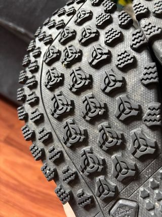 Botas Decathlon Talla 43 Negras nuevas