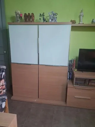 Mueble comedor madera con mesa y sillas