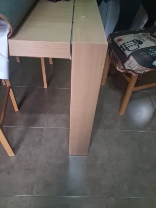 Mueble comedor madera con mesa y sillas