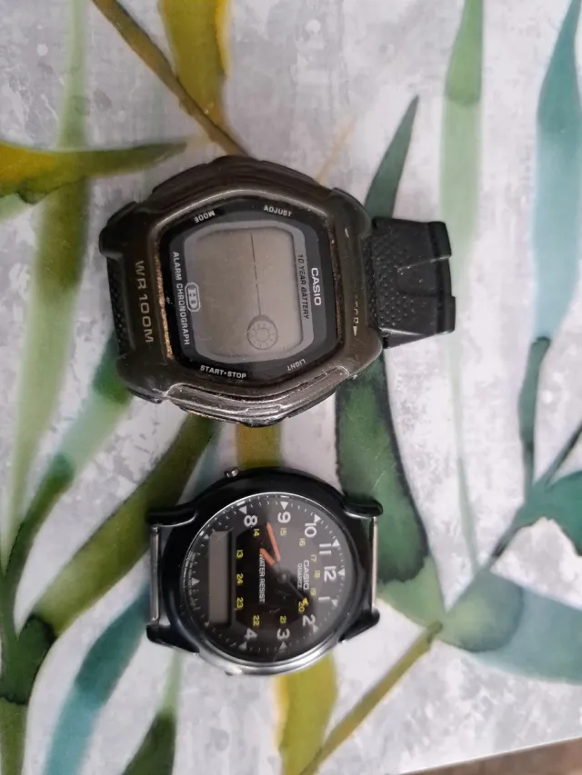 Lote 2 Relojes Casio (Digital y Analógico)