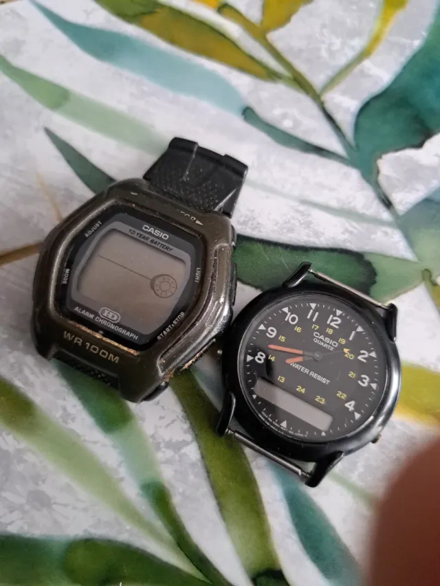 Lote 2 Relojes Casio (Digital y Analógico)