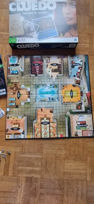Cluedo Descubre los Secretos Juego de Mesa