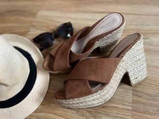 Sandalias Sfera plataforma marrón