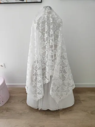 Mantilla de encaje para niña