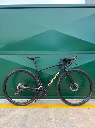 Giant Revolt Advanced Carbono como NUEVA