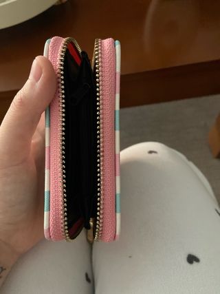 Monedero con rayas y frase Live your dream