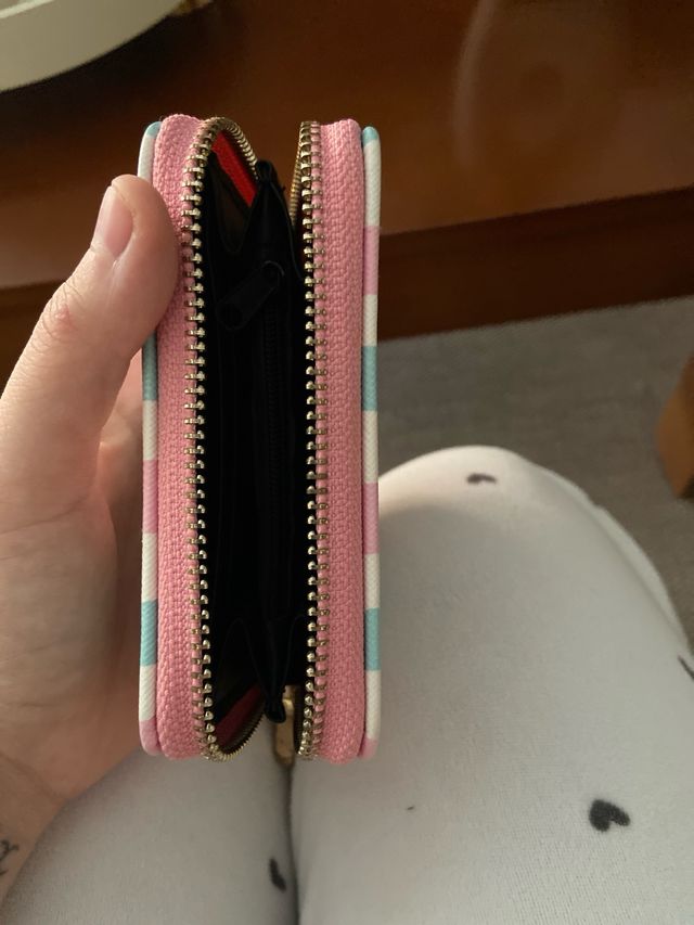 Monedero con rayas y frase Live your dream