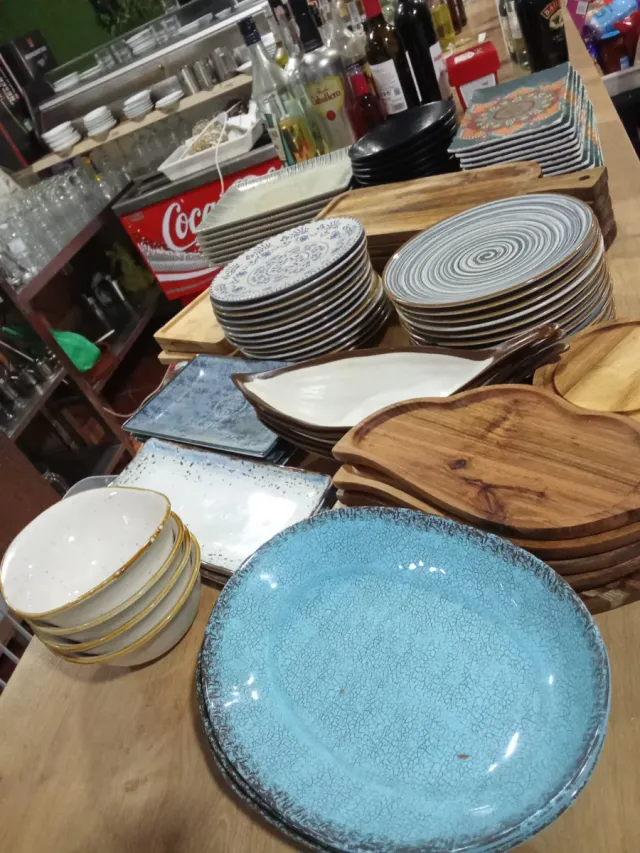 Lote de platos variados