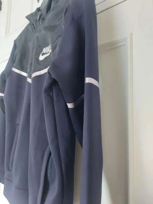 Chaqueta Nike con cremallera y capucha c