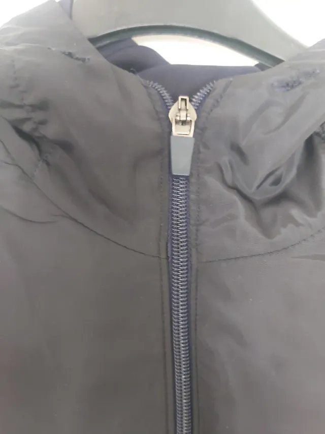 Chaqueta Nike con cremallera y capucha c