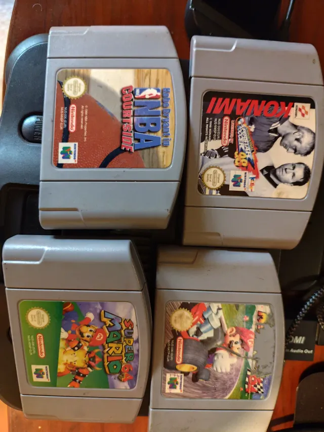 Nintendo 64 + 4 giochi + Rumble Pak