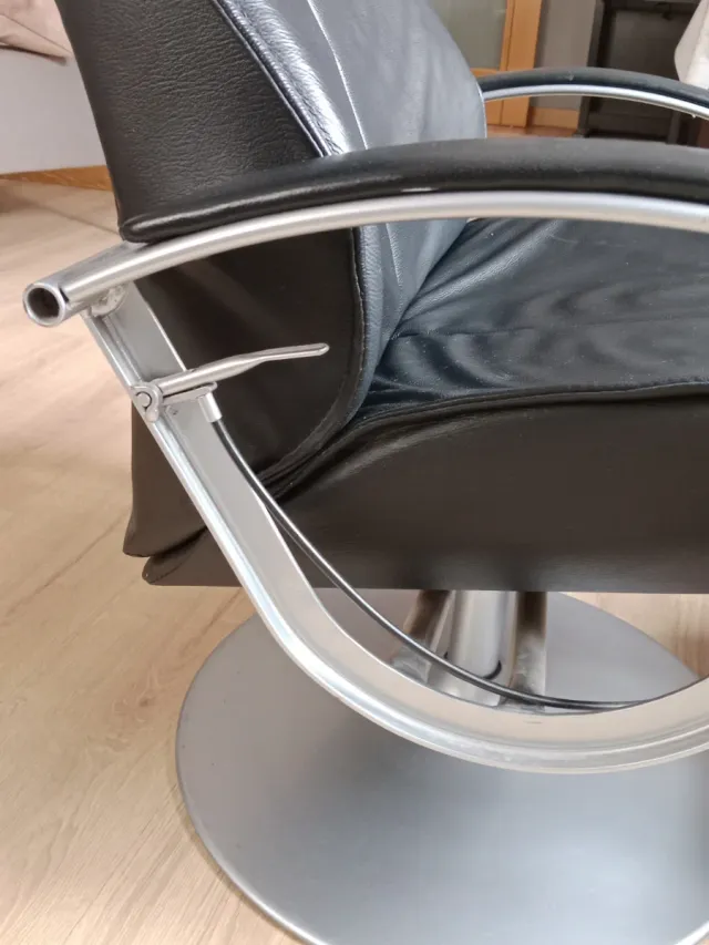 Sillón relax piel negro con reposapiés