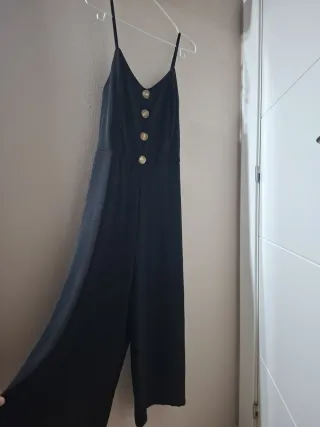 Mono negro pirata ancho. EN BARCELONA