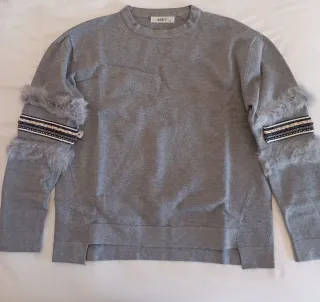 Jersey M&V gris con detalles de pelo