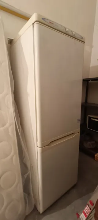 Nevera/Frigorífico blanco