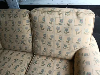 Sofá de 3 plazas con estampado floral