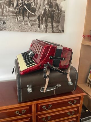 Acordeón Baile Rojo
