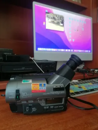 Sony Handycam Hi8 TR820E - Funzionante