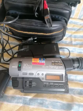 Sony Handycam Hi8 TR820E - Funzionante