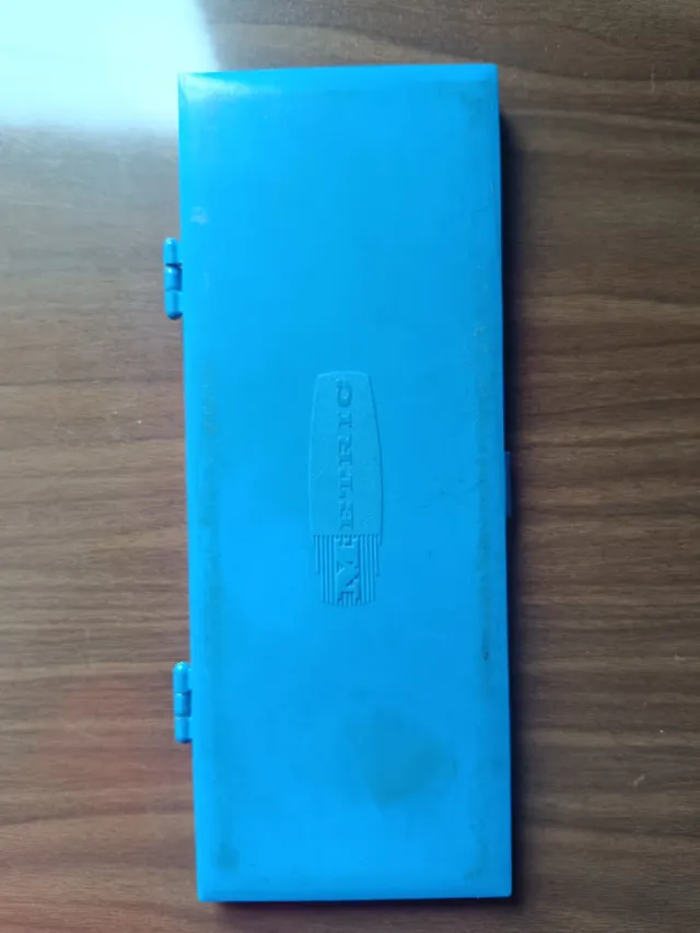 Calibrador pié de rey METRIC con estuche