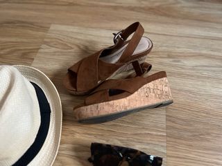 Sandalias tacón Sfera marrón y beige