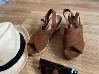 Sandalias tacón Sfera marrón y beige