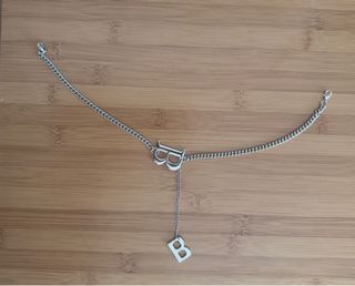 Short chain with letter B for jeans or bags