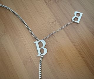 Short chain with letter B for jeans or bags