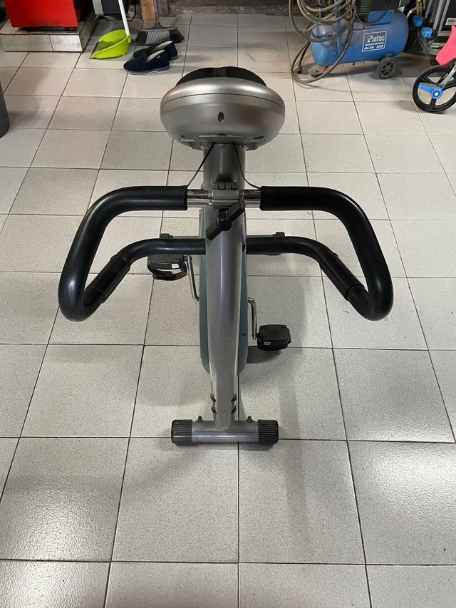 Bicicleta Estática Training 12.7