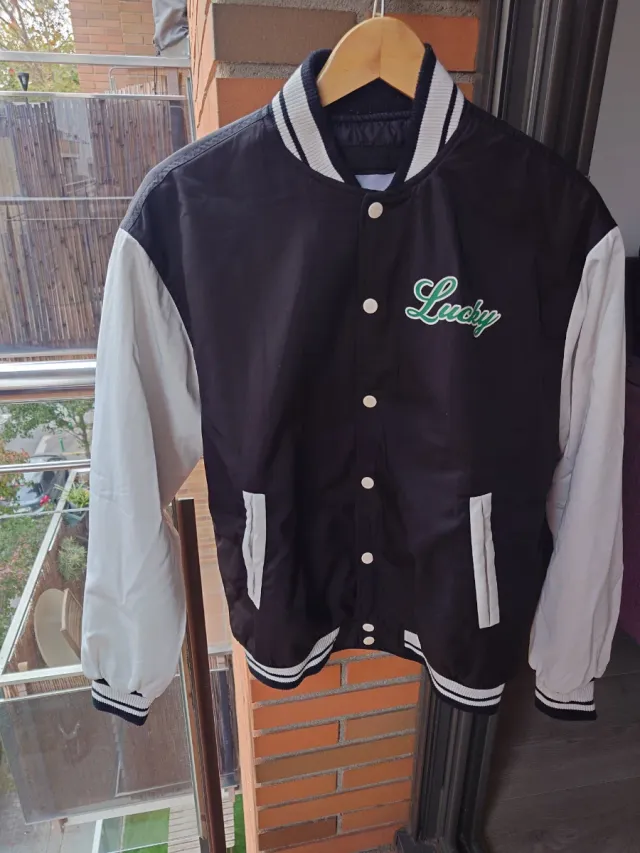 Chaqueta Bomber Negra y Blanca