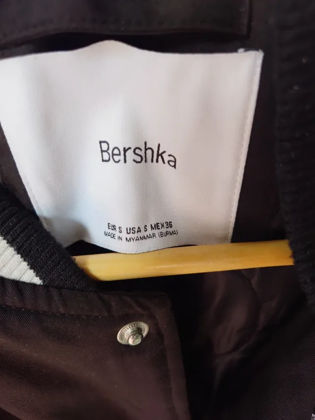 Chaqueta Bomber Negra y Blanca