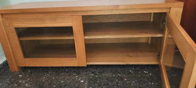 Mesa TV madera con puertas