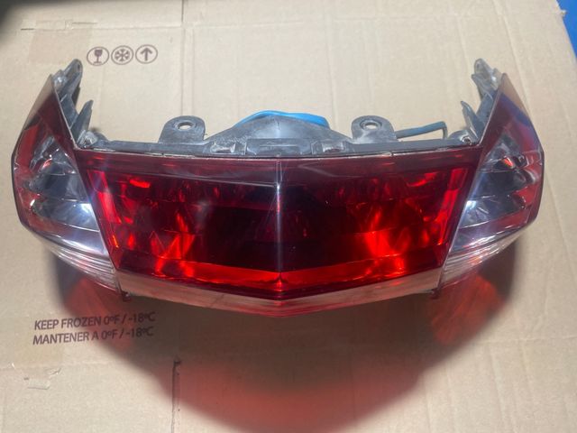 Piloto Trasero original Kymco Superdink 125. 2012