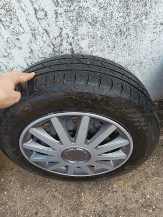 4 ruedas completas 185/60 R14 con llantas