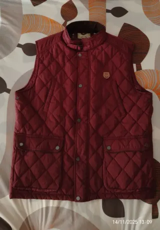 Chaleco acolchado burdeos