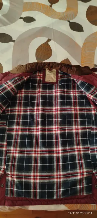 Chaleco acolchado burdeos