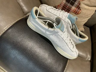 Adidas Lacombe Talla 44 Blancas y Azules