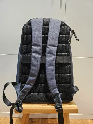 Mochila Scalpers gris y negra