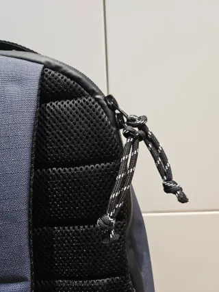 Mochila Scalpers gris y negra