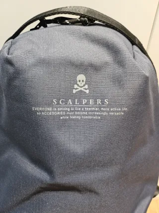 Mochila Scalpers gris y negra