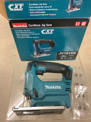 Sierra Caladora Makita JV101DZ Nueva( sin bateria