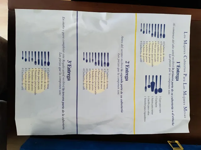 Cubertería de metal dorada y plateada