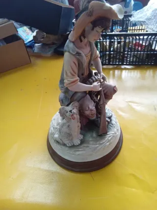 Figura de porcelana: Cazador con perro Galos
