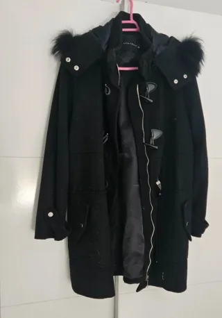 Abrigo Tintoretto Negro con Capucha y Pelo